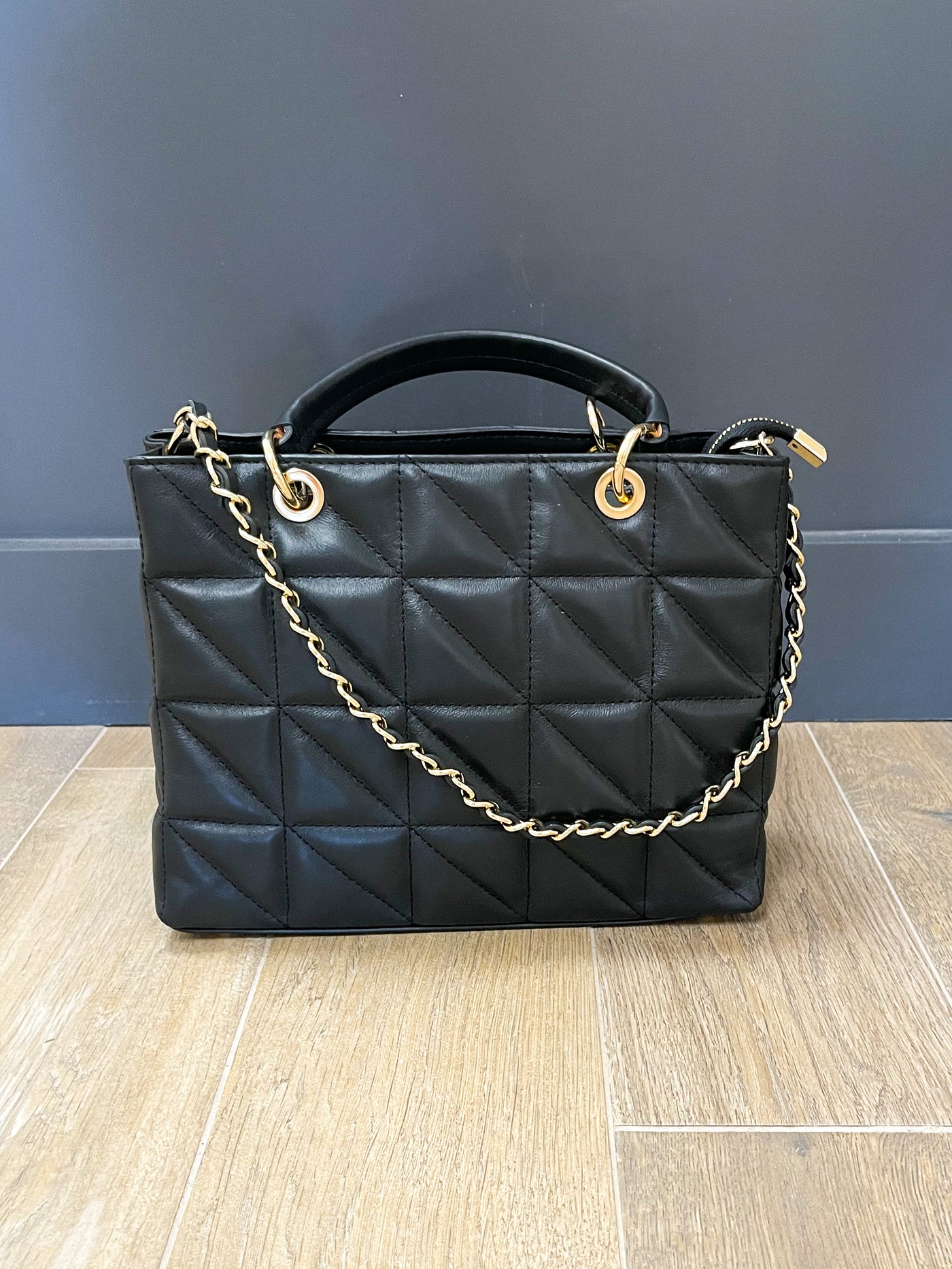 District Leather Tri Quilt Handbag (Black)